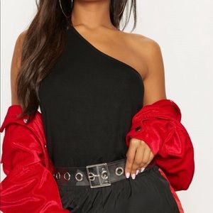 One shoulder top